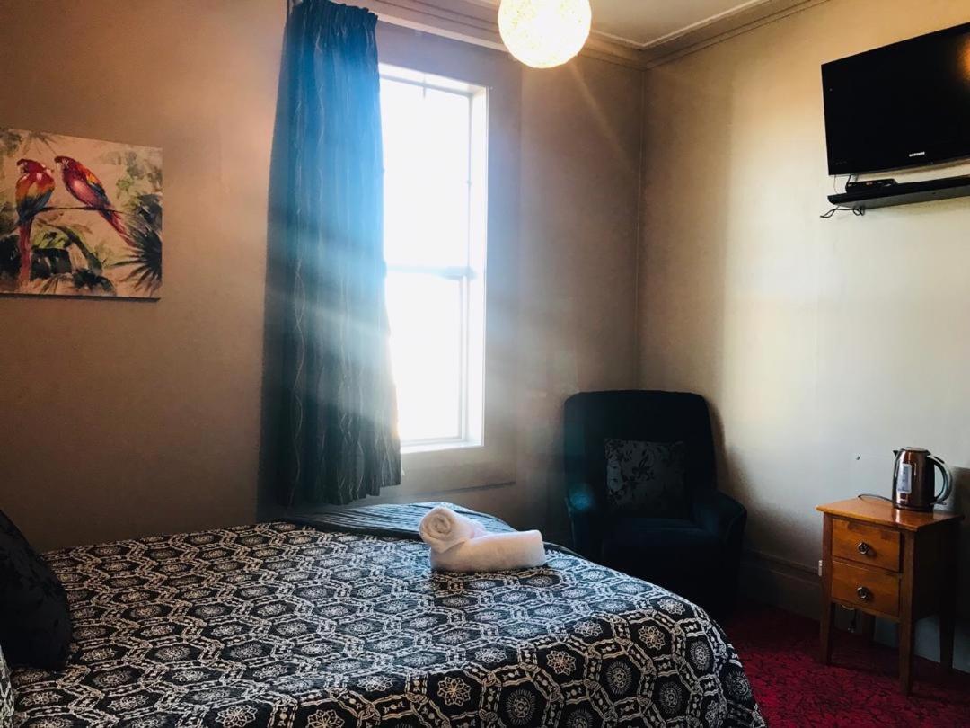 Otautau Hotel Екстер'єр фото